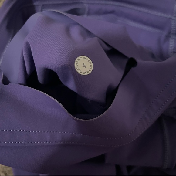 Lululemon biker shorts 8” - Picture 4 of 4